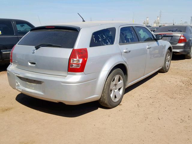 2D4FV47TX8H168256 - 2008 DODGE MAGNUM SILVER photo 4