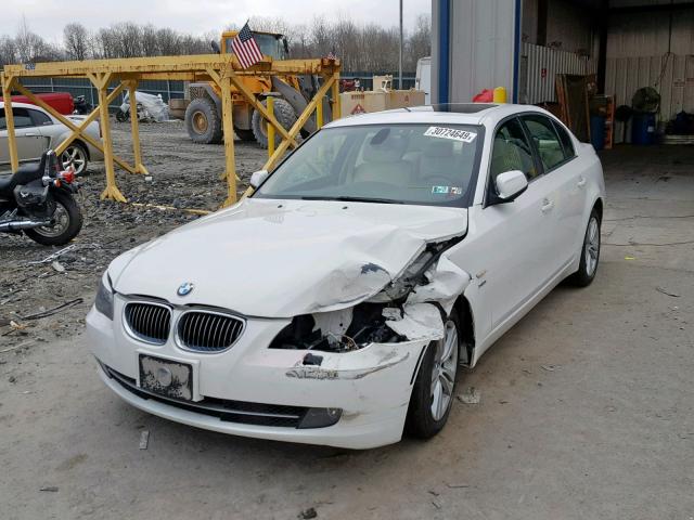 WBANV1C5XAC442947 - 2010 BMW 528 XI WHITE photo 2