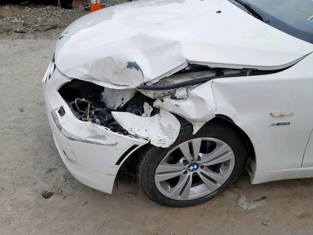 WBANV1C5XAC442947 - 2010 BMW 528 XI WHITE photo 9