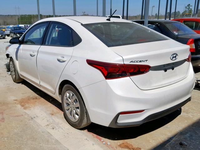 3KPC24A34JE032983 - 2018 HYUNDAI ACCENT SE WHITE photo 3