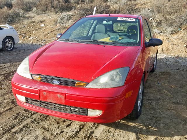 3FAFP31303R104644 - 2003 FORD FOCUS ZX3 RED photo 2