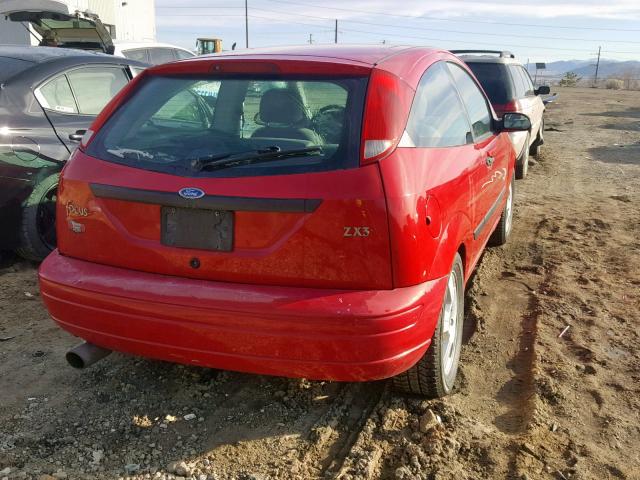 3FAFP31303R104644 - 2003 FORD FOCUS ZX3 RED photo 4