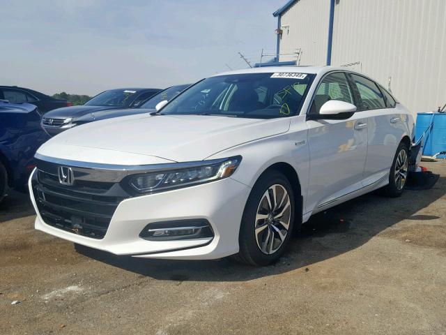 1HGCV3F68JA007755 - 2018 HONDA ACCORD HYB WHITE photo 2