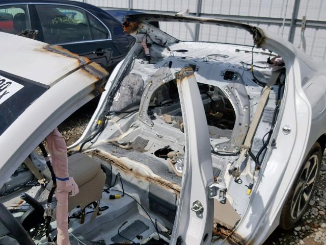 1HGCR2F95HA202831 - 2017 HONDA ACCORD EXL WHITE photo 9