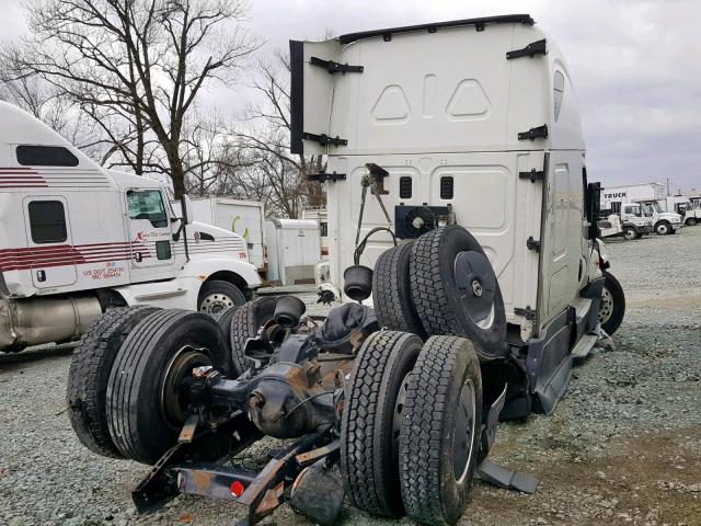 3AKJGLD54GSGT9255 - 2016 FREIGHTLINER CASCADIA 1 WHITE photo 4