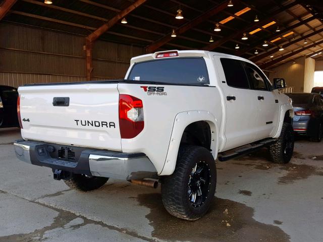 5TFDW5F18HX655118 - 2017 TOYOTA TUNDRA CRE WHITE photo 4