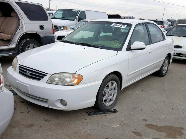 KNAFB121925126540 - 2002 KIA SPECTRA BA WHITE photo 2