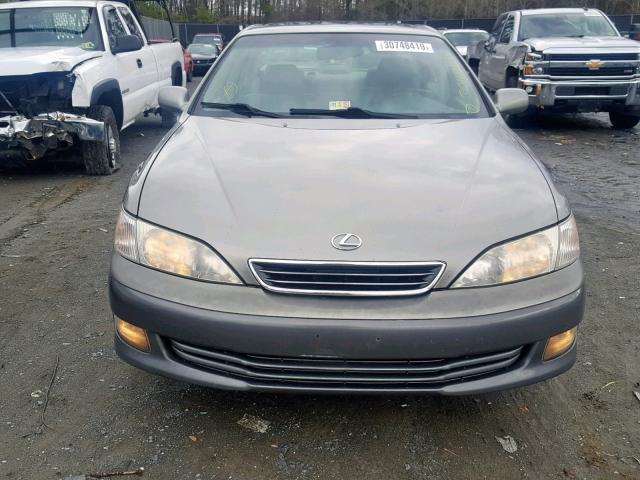 JT8BF28G810298480 - 2001 LEXUS ES 300 GOLD photo 9