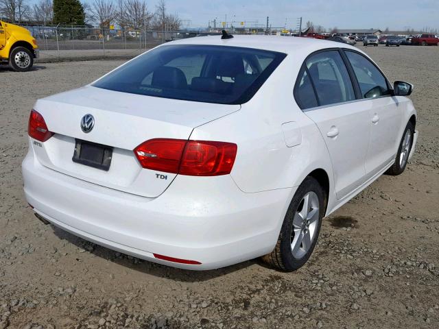 3VWLL7AJ7EM410462 - 2014 VOLKSWAGEN JETTA TDI WHITE photo 4