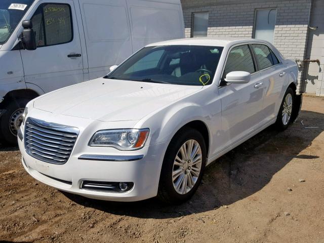 2C3CCARG2EH321412 - 2014 CHRYSLER 300 WHITE photo 2