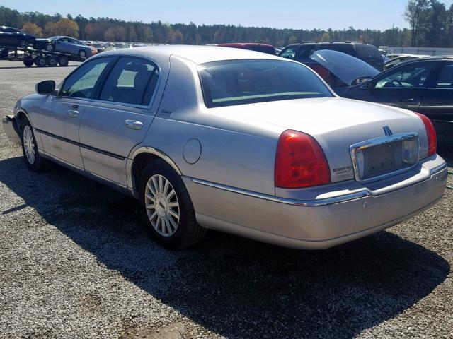 1LNHM81W03Y623967 - 2003 LINCOLN TOWN CAR E SILVER photo 3