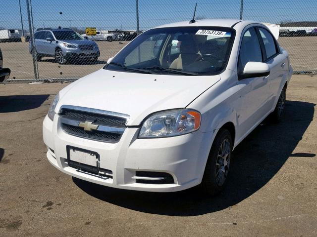 KL1TD56E59B624788 - 2009 CHEVROLET AVEO LS WHITE photo 2