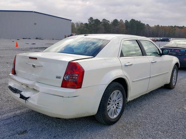 2C3CA5CV5AH326120 - 2010 CHRYSLER 300 TOURIN SILVER photo 4