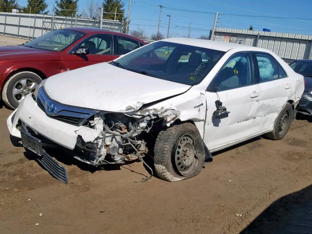 4T1BD1FK4DU074950 - 2013 TOYOTA CAMRY HYBR WHITE photo 2