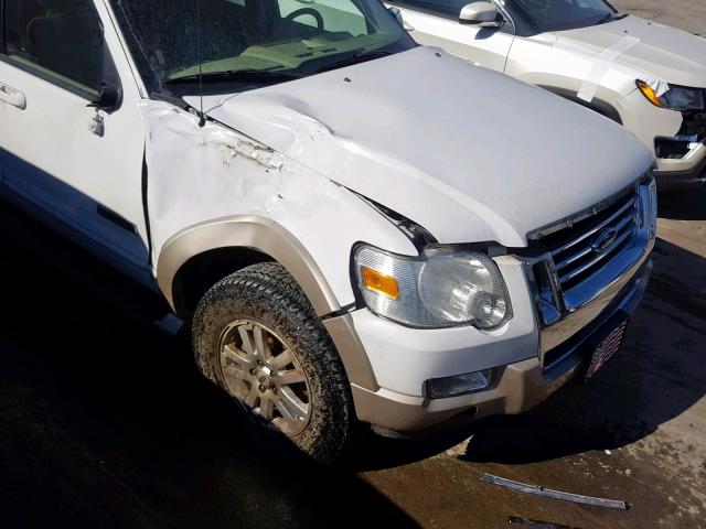 1FMEU64E36UA31419 - 2006 FORD EXPLORER E WHITE photo 9