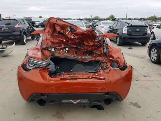 JF1ZNAA10H8702716 - 2017 TOYOTA 86 BASE ORANGE photo 9