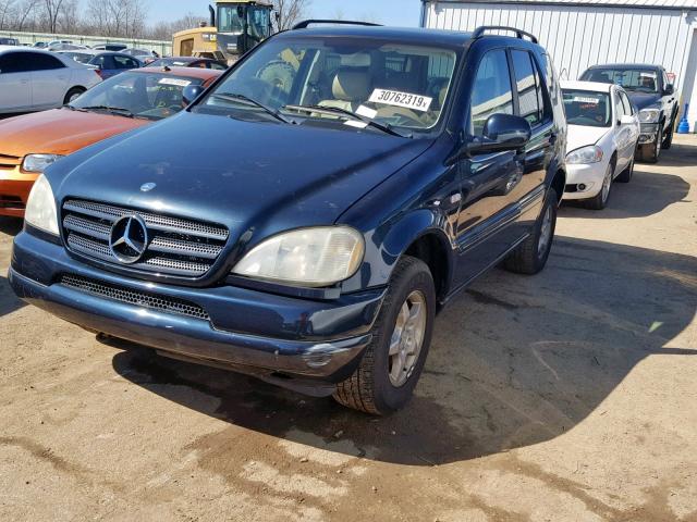 4JGAB54E31A263754 - 2001 MERCEDES-BENZ ML 320 BLUE photo 2