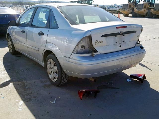 1FAFP34384W126465 - 2004 FORD FOCUS SE C SILVER photo 3