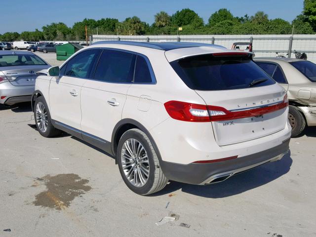 2LMPJ6LR6HBL18207 - 2017 LINCOLN MKX RESERV WHITE photo 3