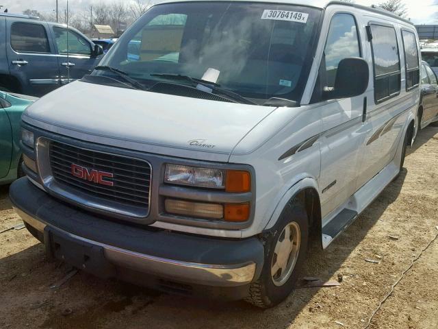 1GDFG15M5T1020956 - 1996 GMC SAVANA RV WHITE photo 2