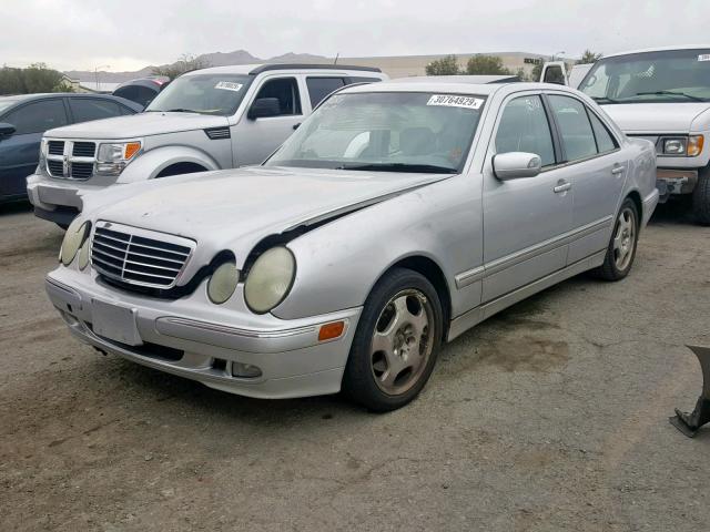 WDBJF70J71B255513 - 2001 MERCEDES-BENZ E 430 SILVER photo 2