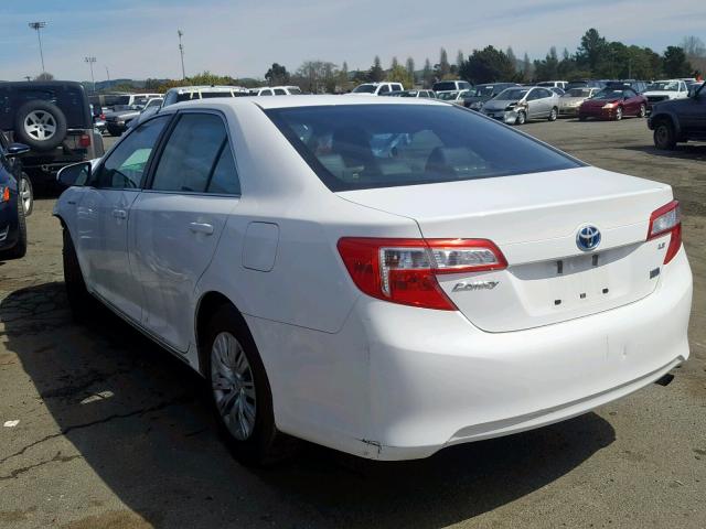 4T1BD1FK5DU075654 - 2013 TOYOTA CAMRY HYBR WHITE photo 3