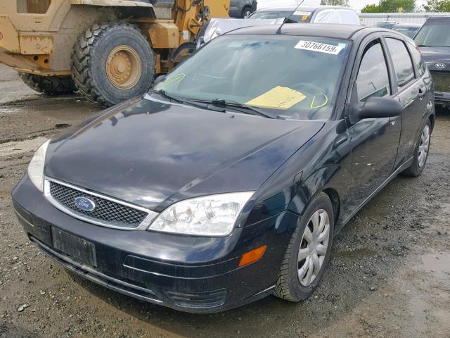 1FAHP37N07W344555 - 2007 FORD FOCUS ZX5 BLACK photo 2