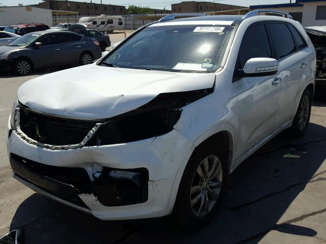 5XYKW4A28CG229216 - 2012 KIA SORENTO SX WHITE photo 2