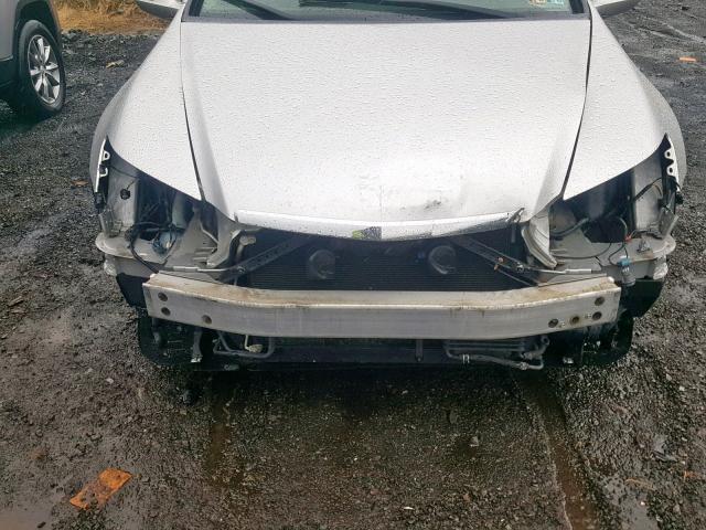 JH4KB16515C008690 - 2005 ACURA RL SILVER photo 9