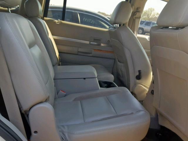 1A8HX58TX9F712805 - 2009 CHRYSLER ASPEN LIMI WHITE photo 6