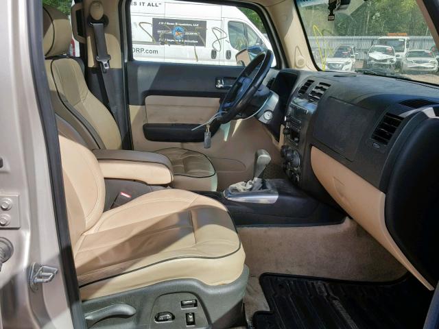 5GTDN136768127694 - 2006 HUMMER H3 TAN photo 5