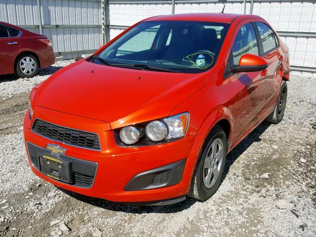 1G1JB5SH5D4112332 - 2013 CHEVROLET SONIC LS 红色 照片 2