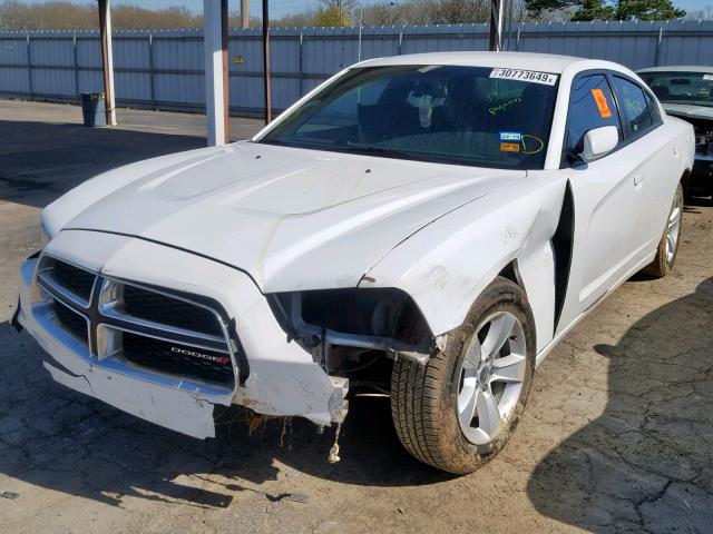 2C3CDXBG9EH130645 - 2014 DODGE CHARGER SE WHITE photo 2