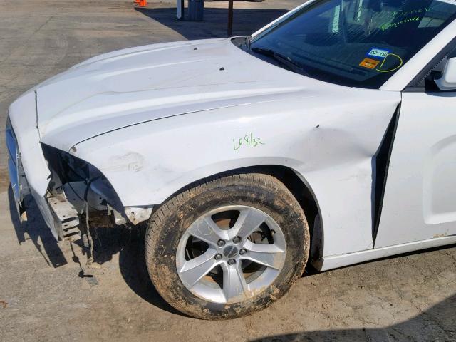 2C3CDXBG9EH130645 - 2014 DODGE CHARGER SE WHITE photo 9