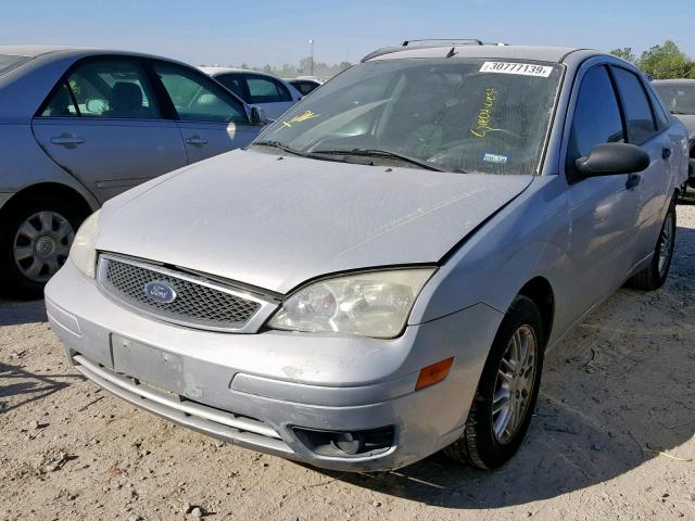 1FAFP34N87W175218 - 2007 FORD FOCUS ZX4 SILVER photo 2