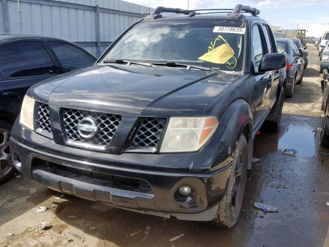 1N6AD07UX6C458098 - 2006 NISSAN FRONTIER C BLACK photo 2