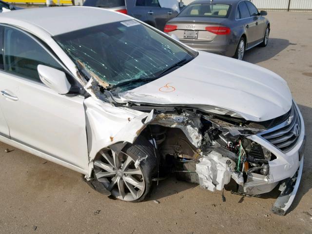 KMHFG4JG0HA577248 - 2017 HYUNDAI AZERA WHITE photo 9