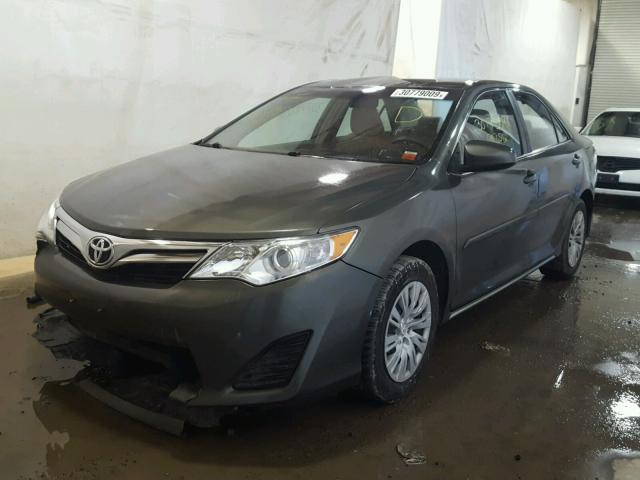 4T4BF1FKXDR323865 - 2013 TOYOTA CAMRY L GREEN photo 2