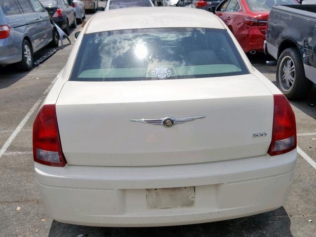 2C3KA43R67H617954 - 2007 CHRYSLER 300 WHITE photo 9