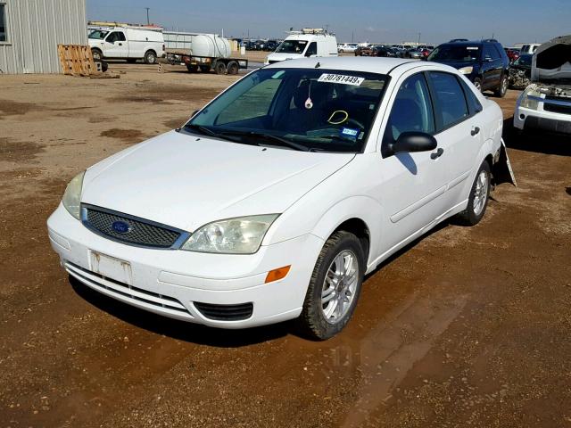 1FAFP34N57W123299 - 2007 FORD FOCUS ZX4 WHITE photo 2