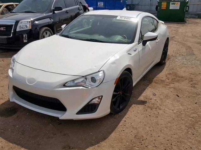 JF1ZNAA11G9707691 - 2016 TOYOTA SCION FR-S WHITE photo 2