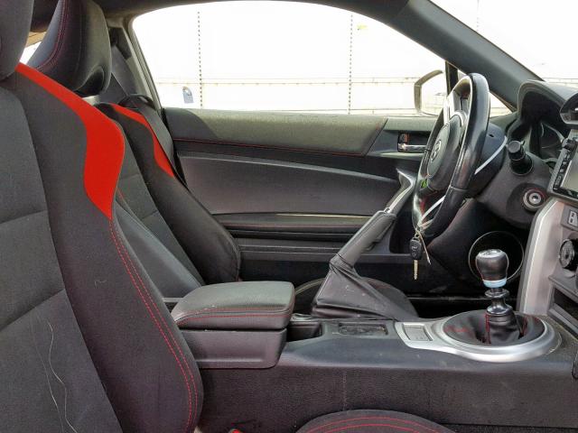 JF1ZNAA11G9707691 - 2016 TOYOTA SCION FR-S WHITE photo 5