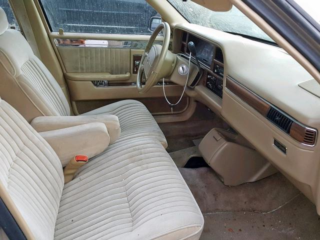 1C3XC66R9ND751410 - 1992 CHRYSLER NEW YORKER GOLD photo 5