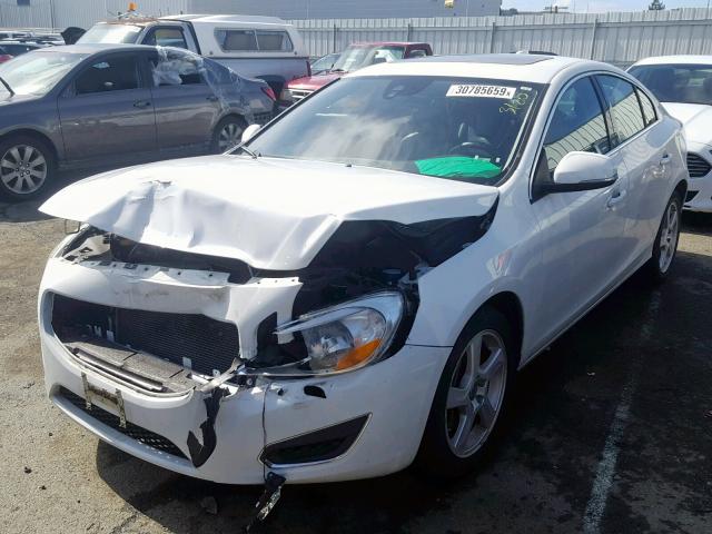 YV1612FS7D1229863 - 2013 VOLVO S60 T5 WHITE photo 2