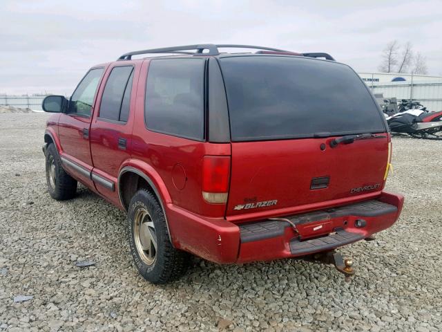 1GNDT13W412209754 - 2001 CHEVROLET BLAZER RED photo 3