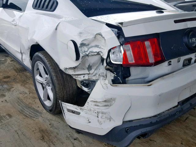 1ZVBP8CF4C5215887 - 2012 FORD MUSTANG GT WHITE photo 9