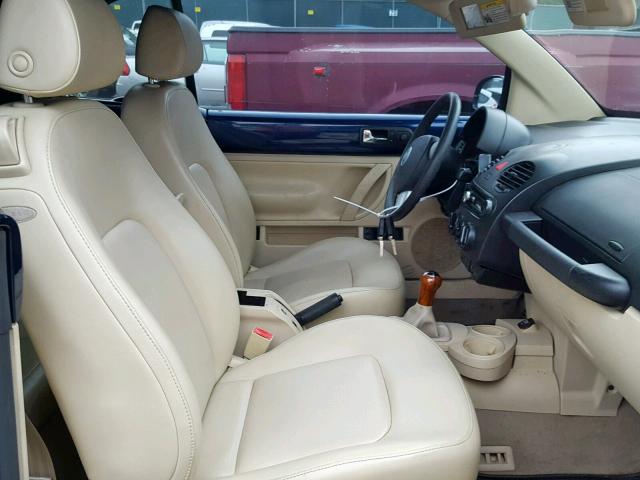 3VWCM31YX4M332485 - 2004 VOLKSWAGEN NEW BEETLE BLUE photo 5