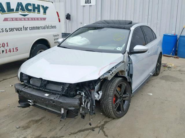 3VW5T7AJ7HM369943 - 2017 VOLKSWAGEN JETTA GLI SILVER photo 2