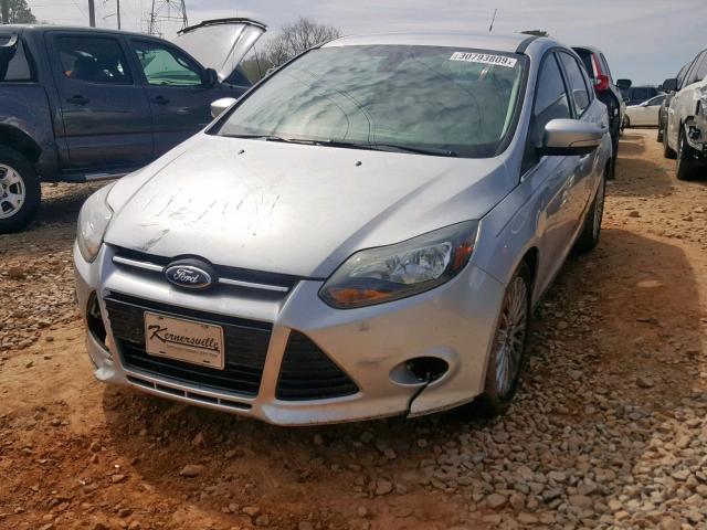 1FAHP3N2XCL360587 - 2012 FORD FOCUS TITA SILVER photo 2