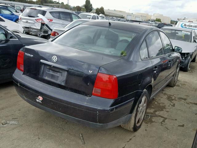 WVWPD23BXYP302300 - 2000 VOLKSWAGEN PASSAT GLX 黑色 照片 4